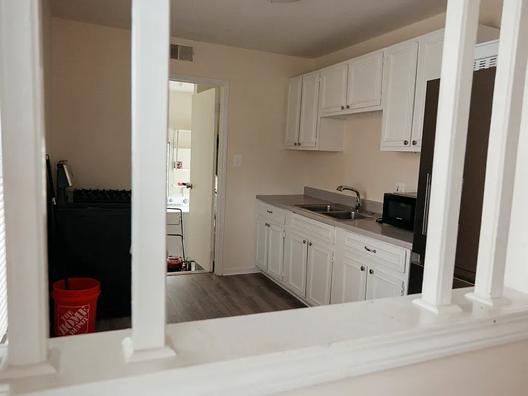 1720 Browning St — Photo 10