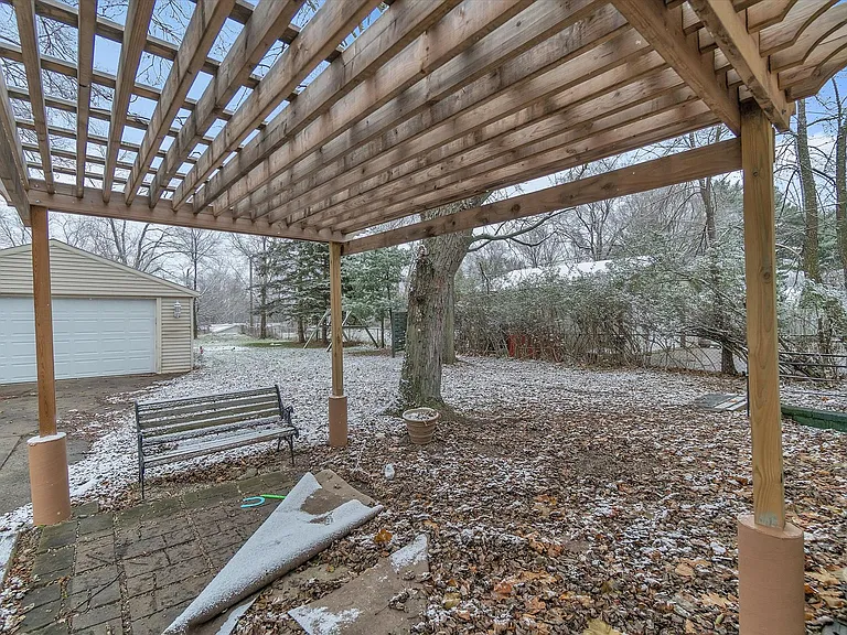 978 Panorama Dr — Photo 24
