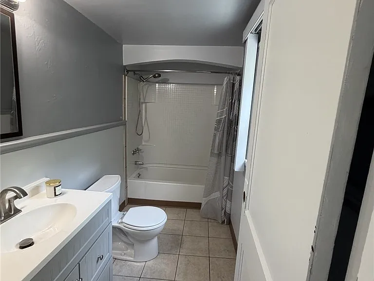 1113 Rochester Rd — Photo 36