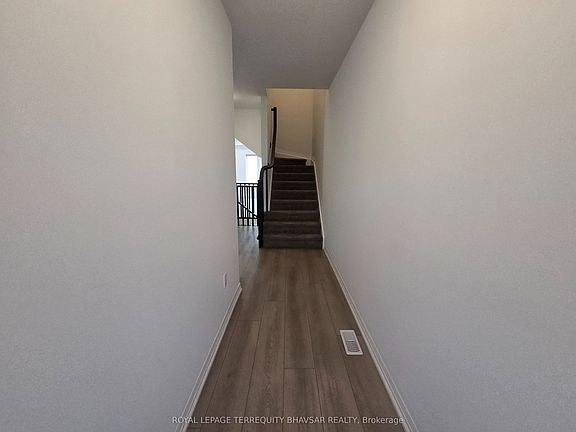 3rd image of 4552 Portage Rd #8