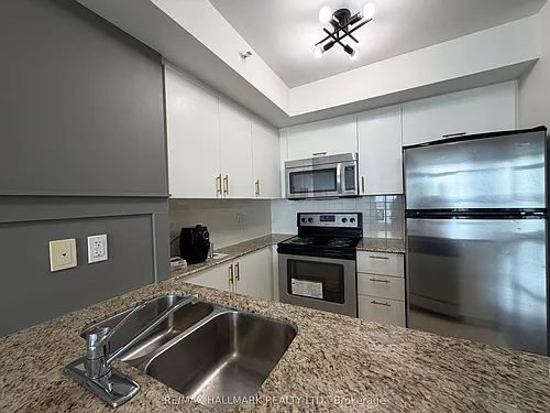 5740 Yonge St #1805 Photo 1