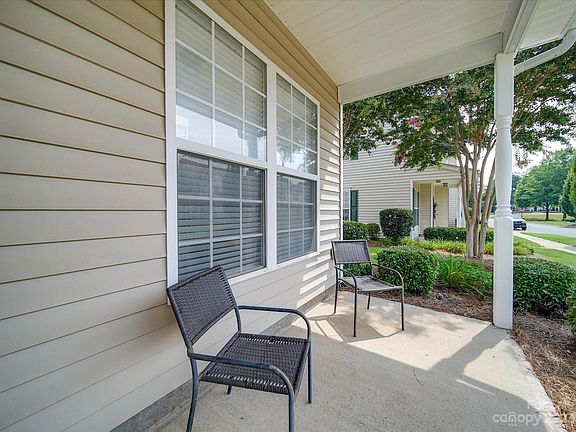 4th image of 10711 Yellow Tail Ct
