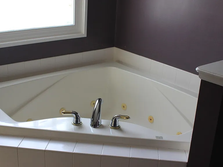 6060 Williamsburg Pkwy — Photo 24