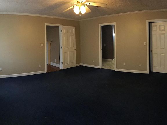 Master Bedroom w/walk-in closet and master bath