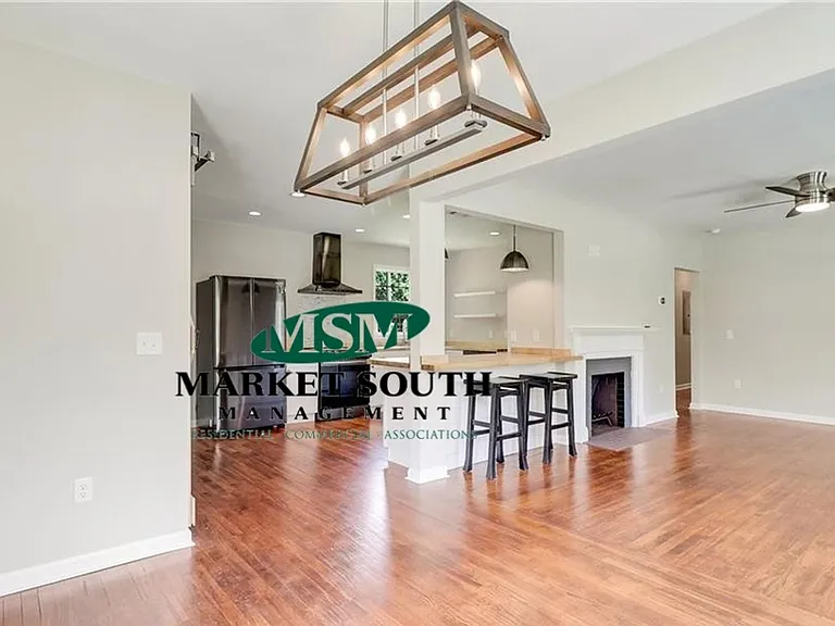 326 Columbus Dr — Photo 19