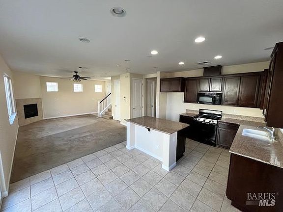 3rd image of 542 Del Mar Circle
