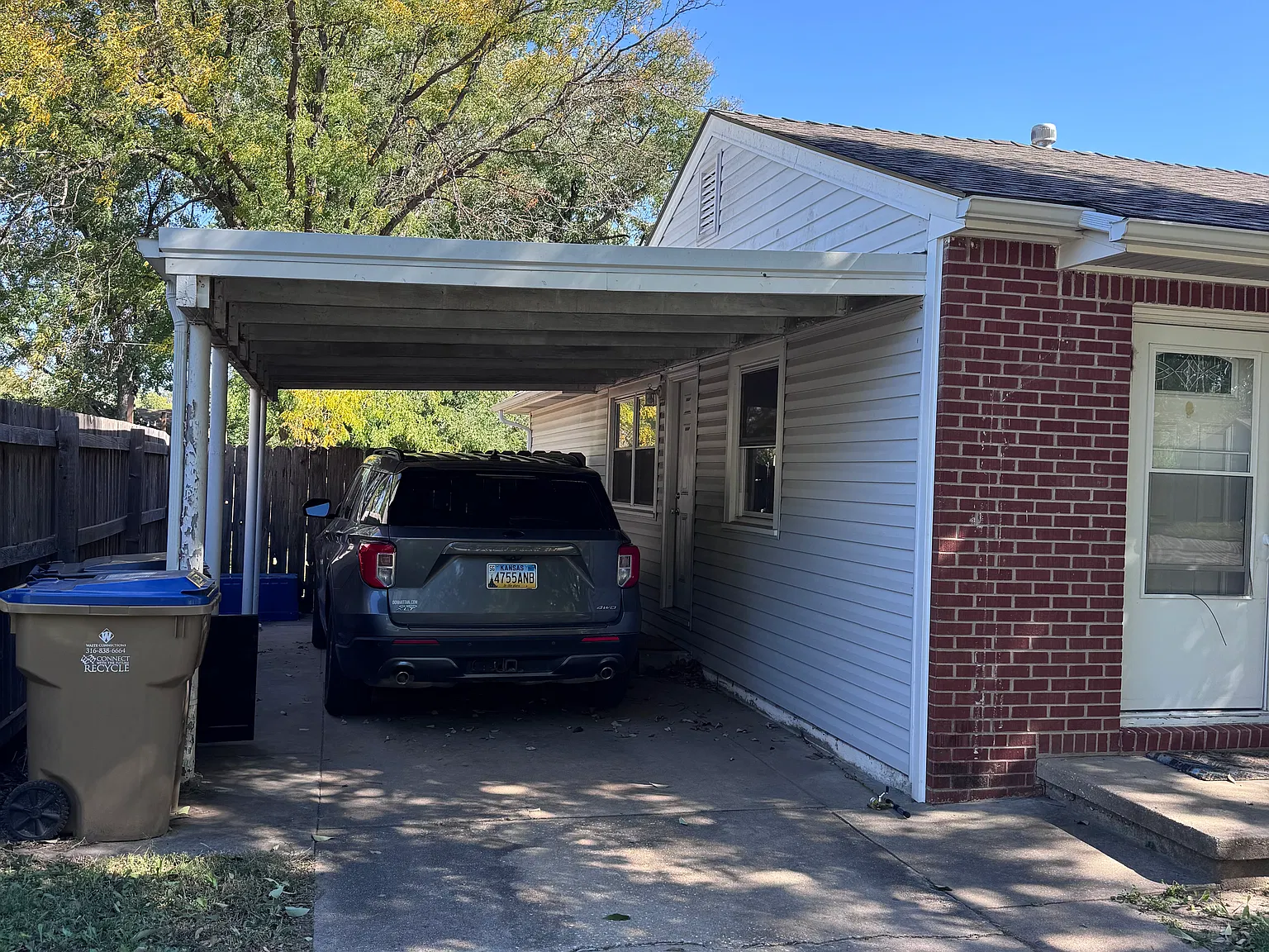 3 bed, 1.5 bath, 1232 sqft, $1,500 — Photo 2