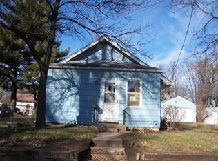 2836 Maple St, Des Moines, IA 50317