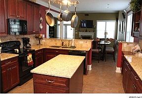 5th image of 5215 Hickory Knoll Ln