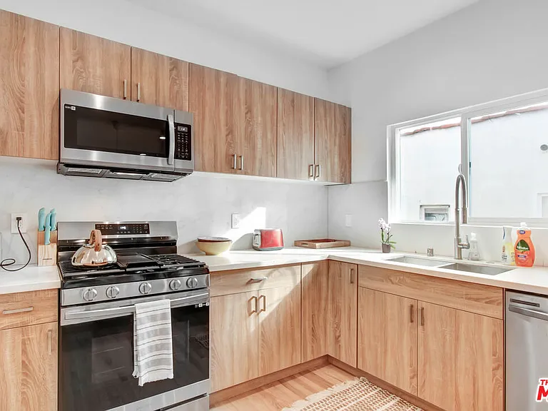 434 N Ogden Dr #1/2 — Photo 5