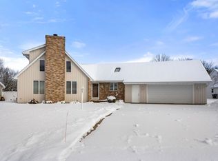 W2814 Crestwood Ct, Appleton, WI 54915