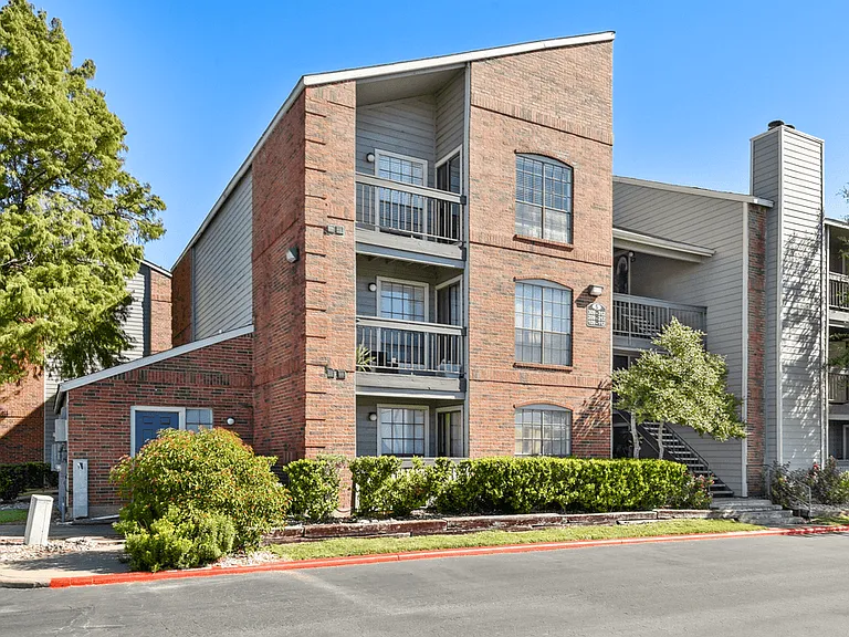 Landmark at Prescott Woods Apartment Homes — Photo 16