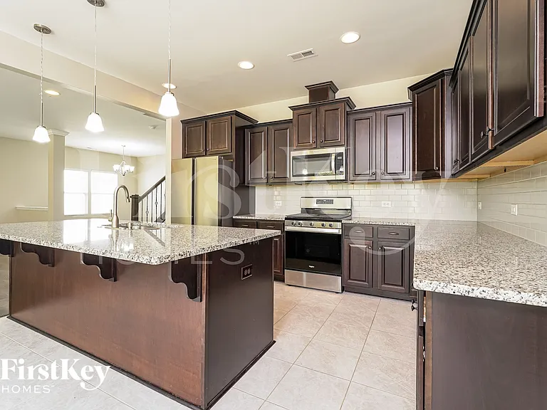 4670 Wesmar Ct — Photo 8
