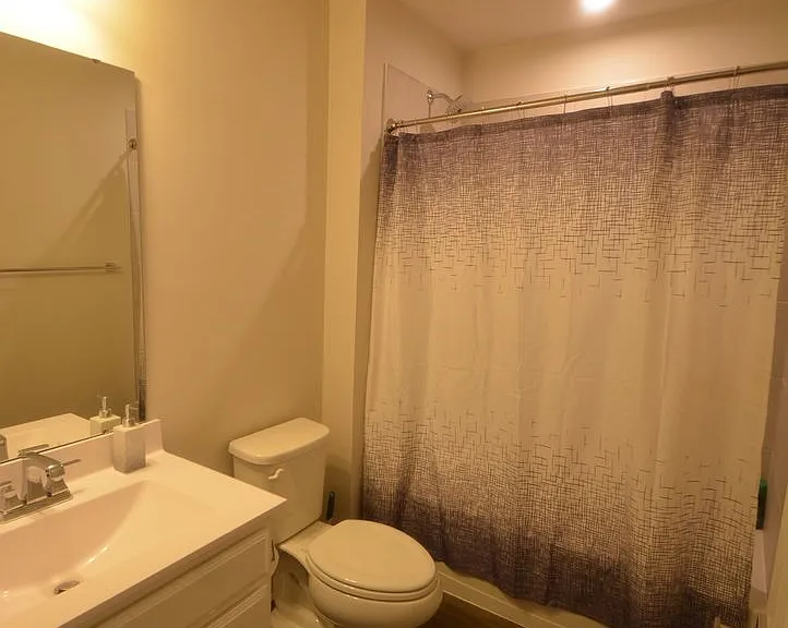 323 E Cochran St — Photo 22