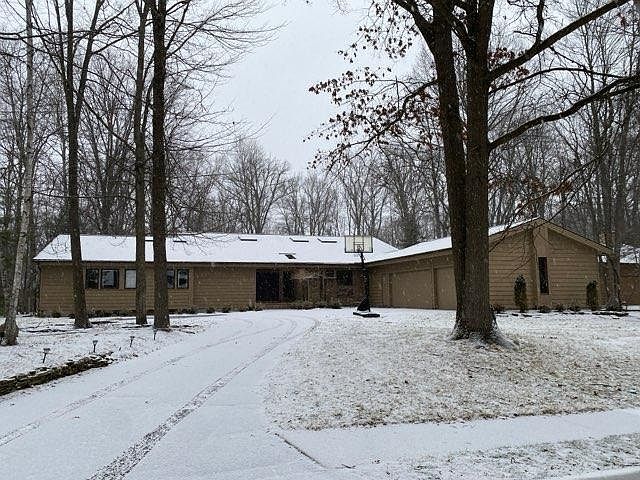 1st image of 4800 Moorland Ct