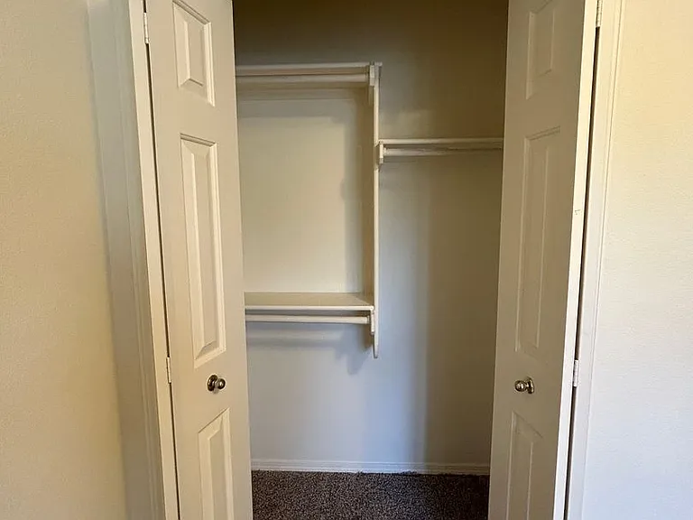 411 N Edgewood Ln — Photo 18