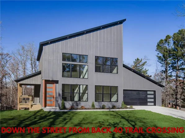 2 Haslemere Dr, Bella Vista, AR 72714
