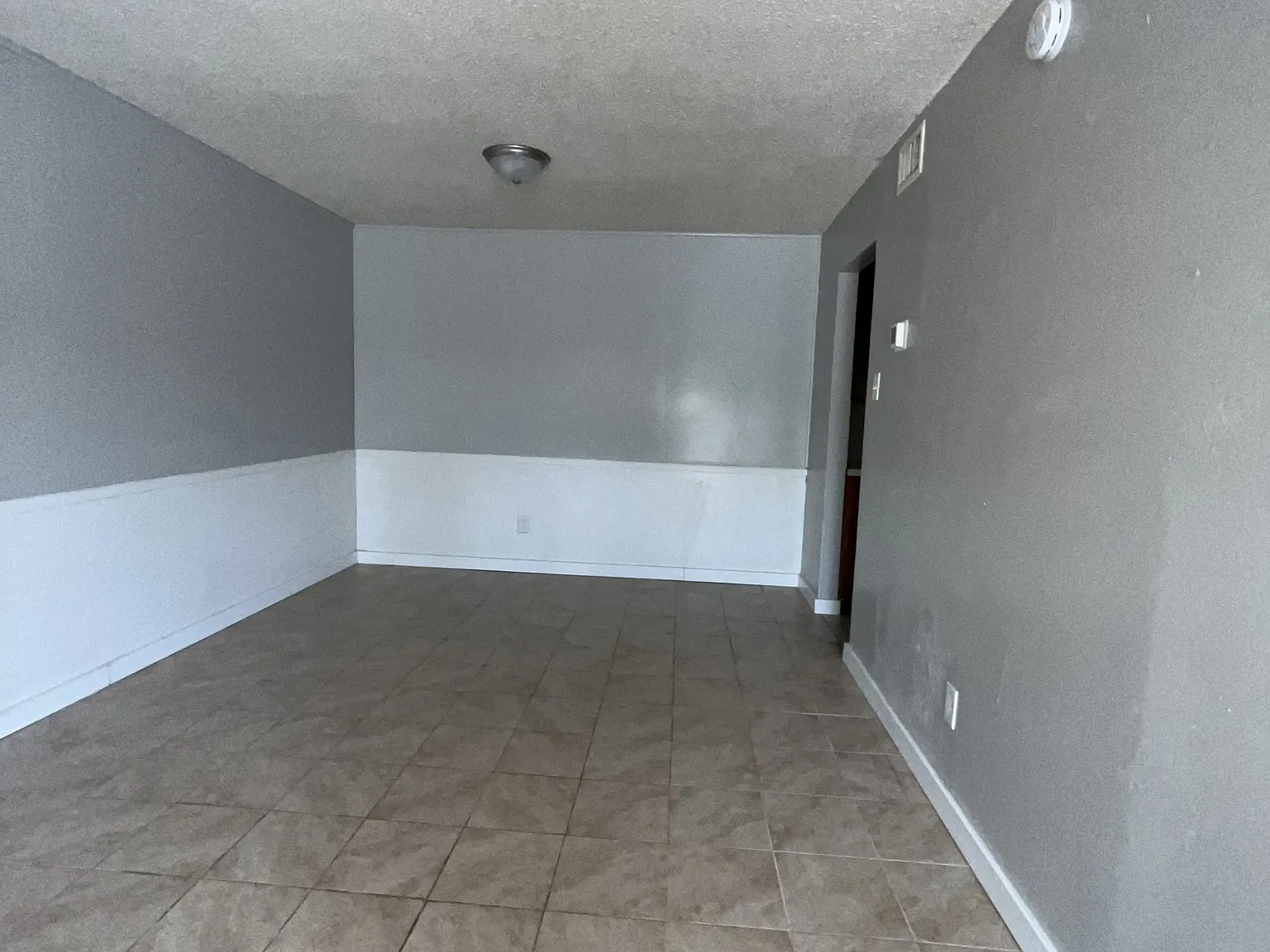 1015 Wells Circle - 34 — Photo 4