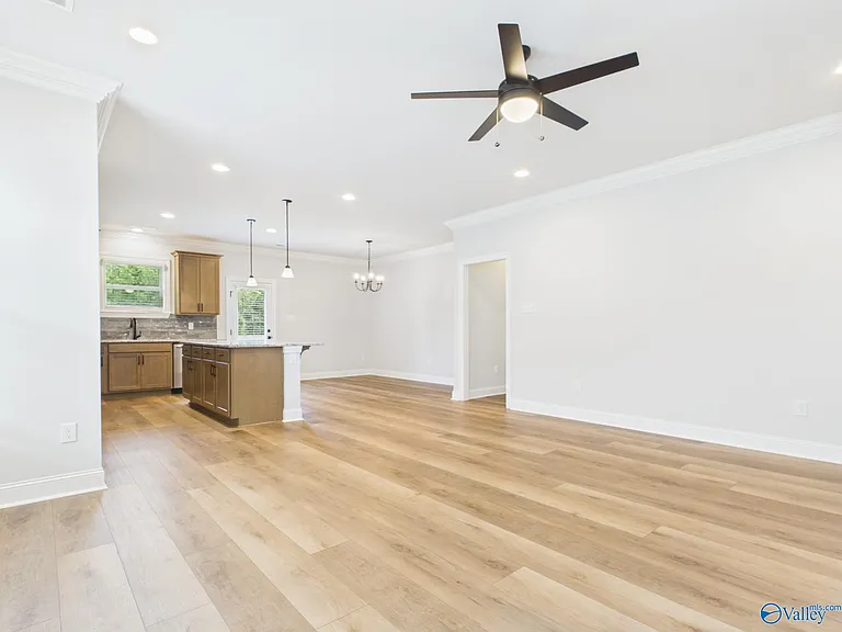15573 Bees St — Photo 10