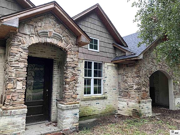 3rd image of 726 McCain Dr