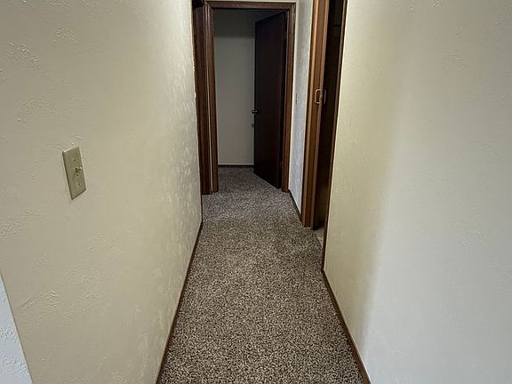 3rd image of 1901 Ridgeway Dr #42