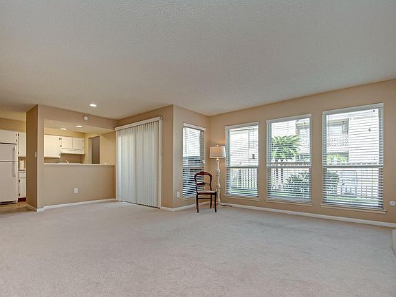 5th image of 3919 Fairmont Pkwy APT 123
