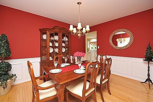 3rd image of 807 Rhinehart Ln