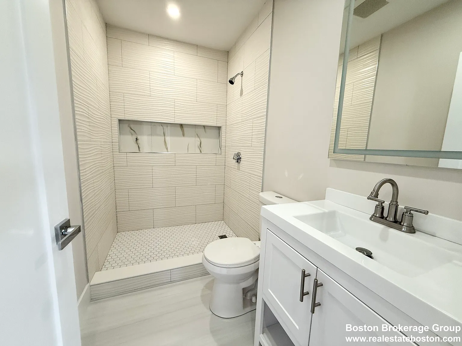 3 bed, $3,300 — Photo 3