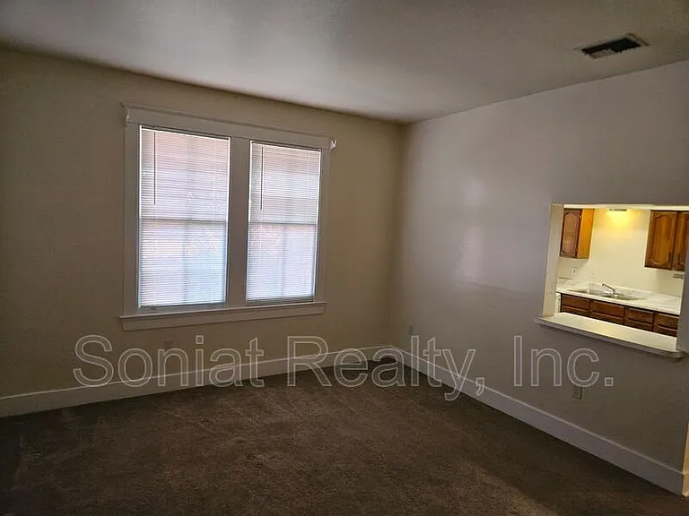 110 S Pierce St #C — Photo 19