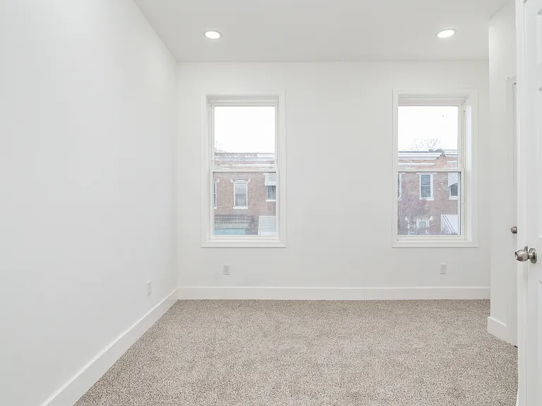 62 N Gorman Ave — Photo 9