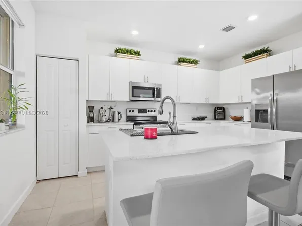 2605 SE 10th St #2605, Homestead, FL 33035