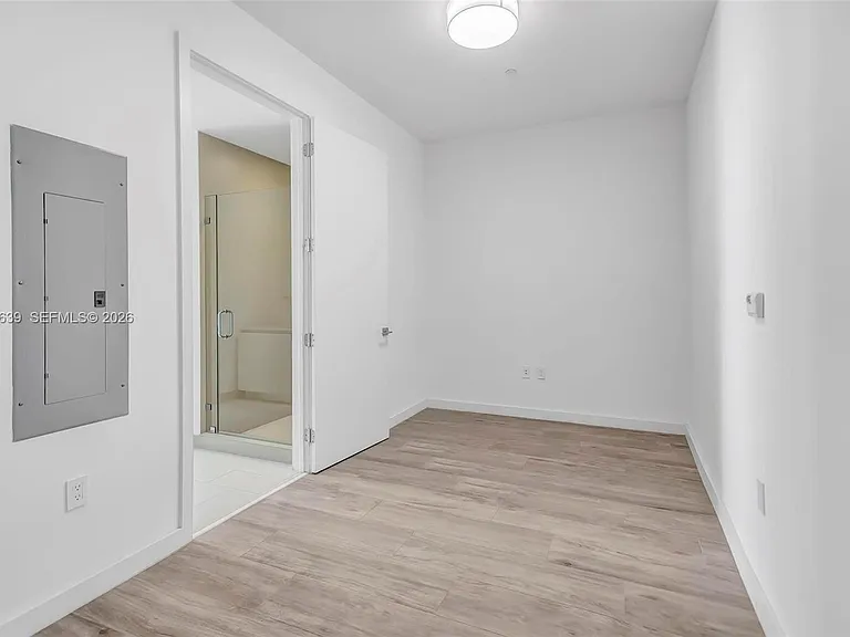 2831 S Bayshore Dr #402 — Photo 13