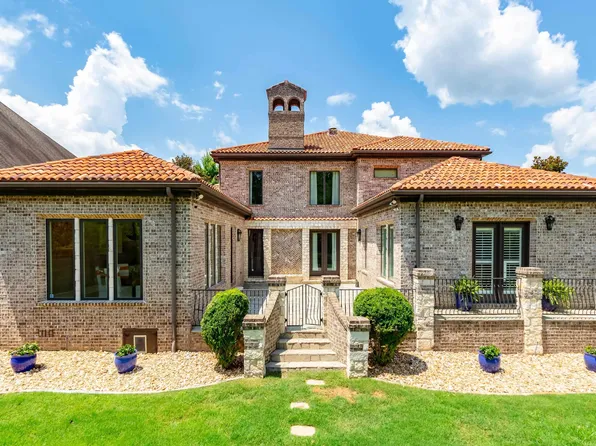 11 La Scala Ct, Little Rock, AR 72212
