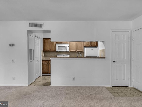 4th image of 3312 Wyndham Cir APT 101