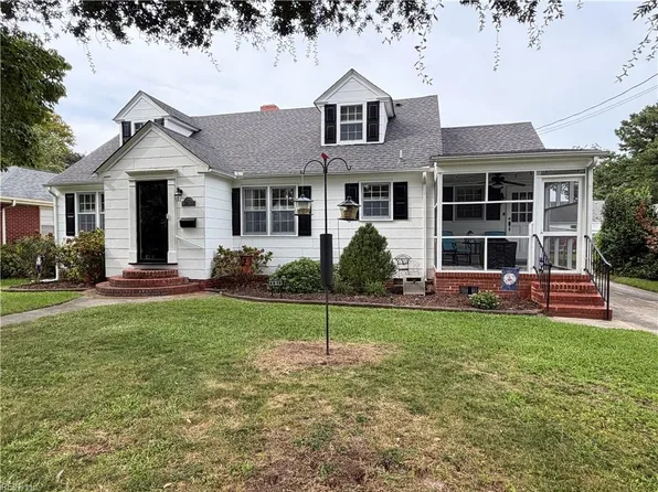 4618 Valhalla Dr, Portsmouth, VA 23707