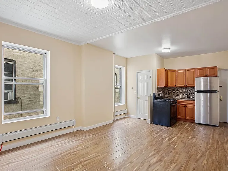 189 16th St #3R — Photo 2