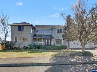 2415 SW Oakwood Dr, Dallas, OR 97338