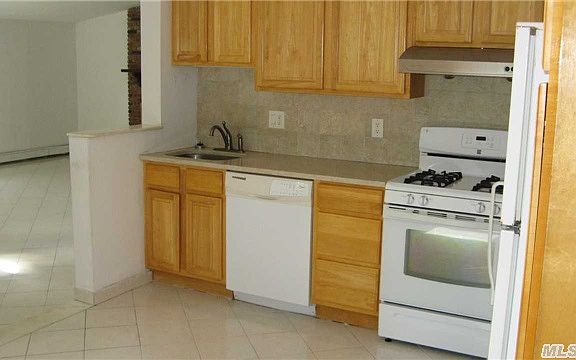 3rd image of 8 Circle Dr
