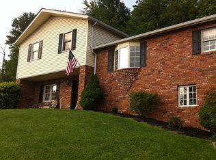 25 Julie Ct, Glen Dale, WV 26038