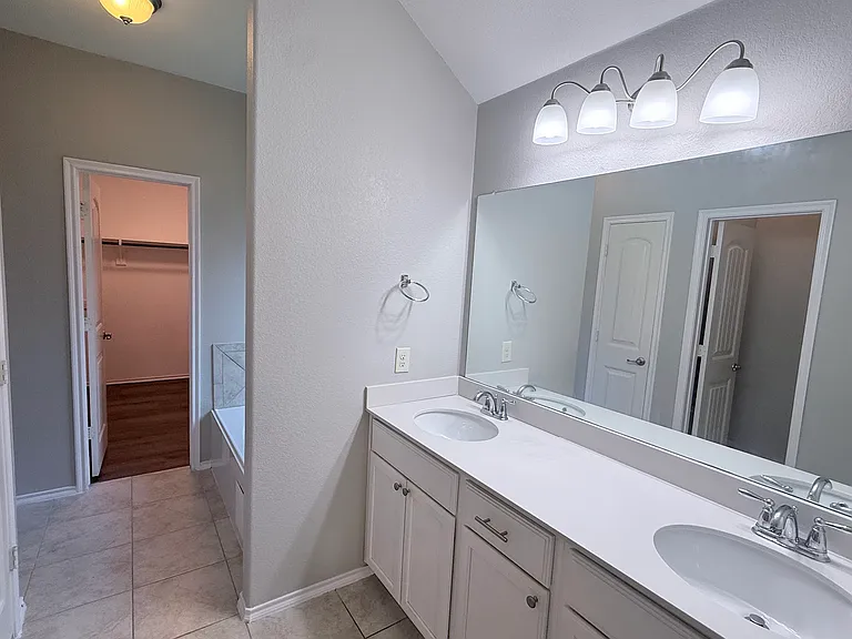 516 Rustic Oak Ln — Photo 21