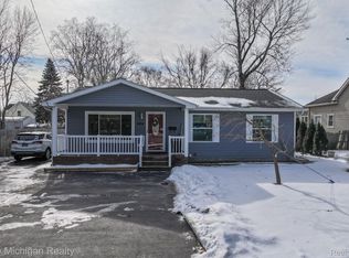 906 Main St, Fenton, MI 48430