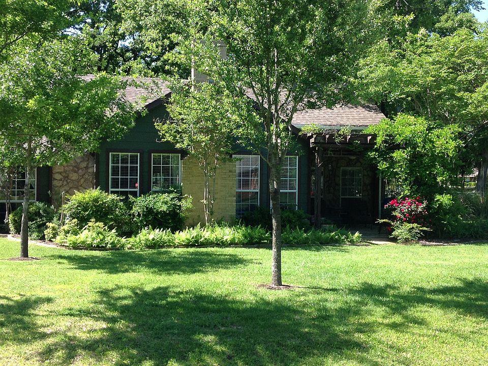 Enchanted Oaks Cottage