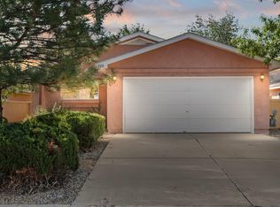 920 Somerset Meadows Dr NE, Rio Rancho, NM 87144