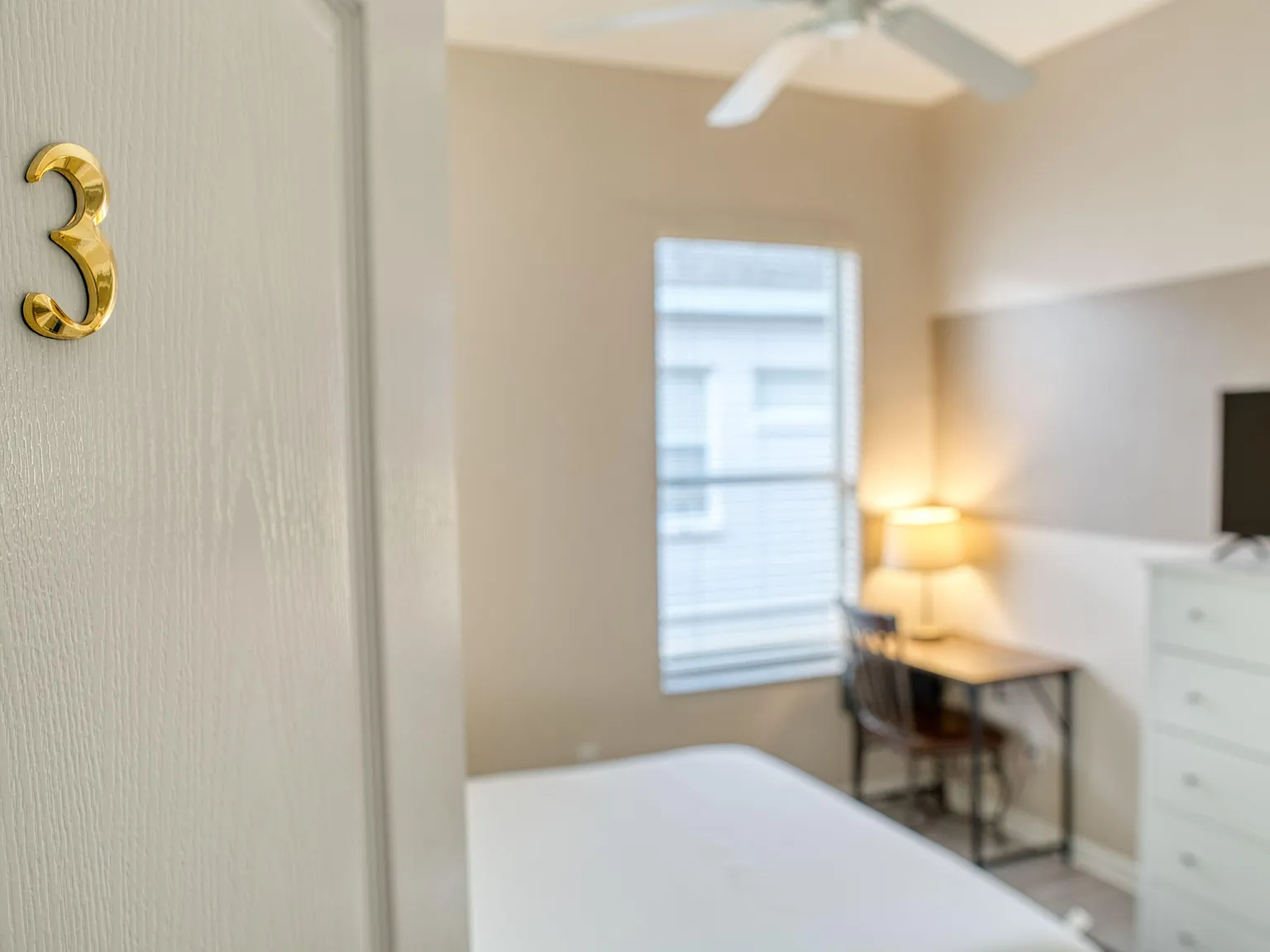 4 bed, 3.0 bath, 2648 sqft, $992 — Photo 3
