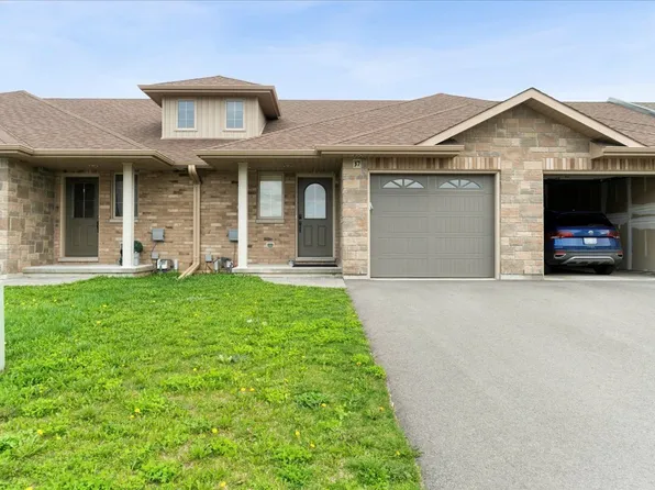 37 Hillside Meadow Dr #1, Quinte West, ON K8V 0J5