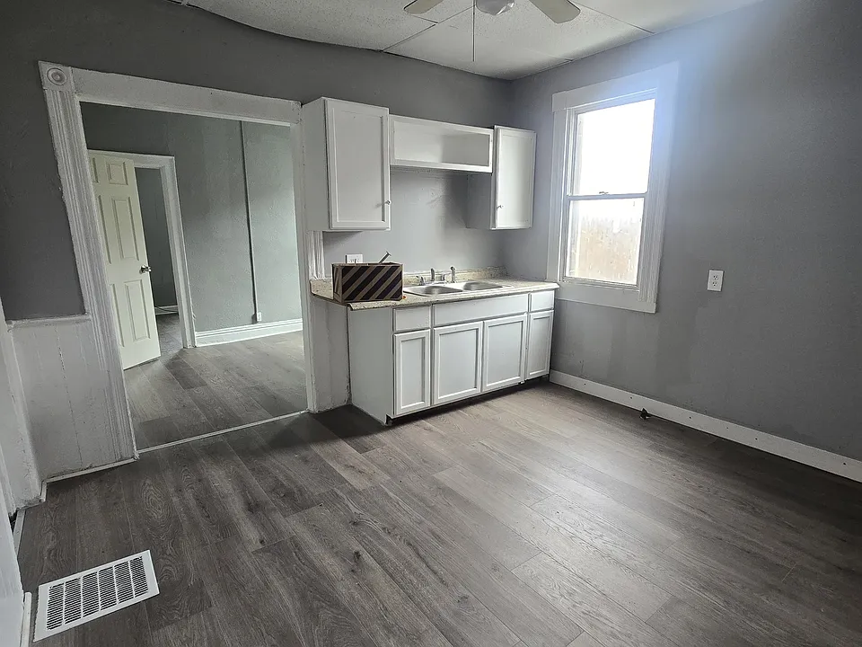 324 Riverside Ave #1