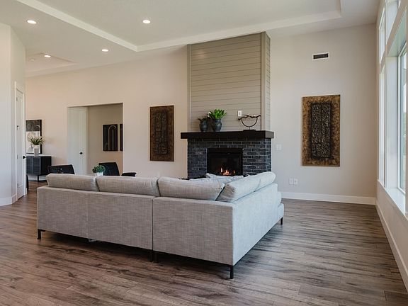 7th image of this home