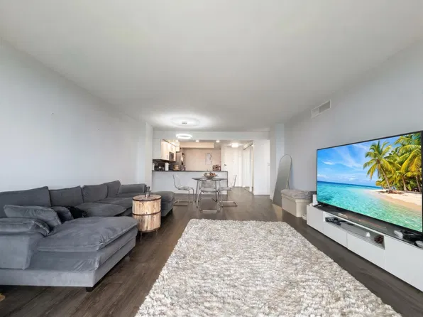 437 Golden Isles Drive #5J, Hallandale Beach, FL 33009