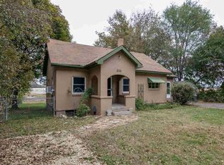 300 Zeandale Rd, Manhattan, KS 66502