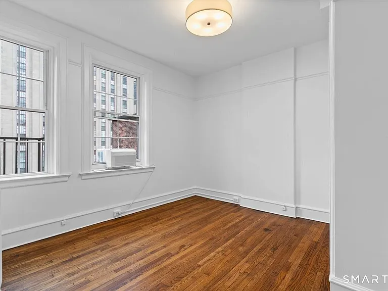 284 Orange St #404 — Photo 9